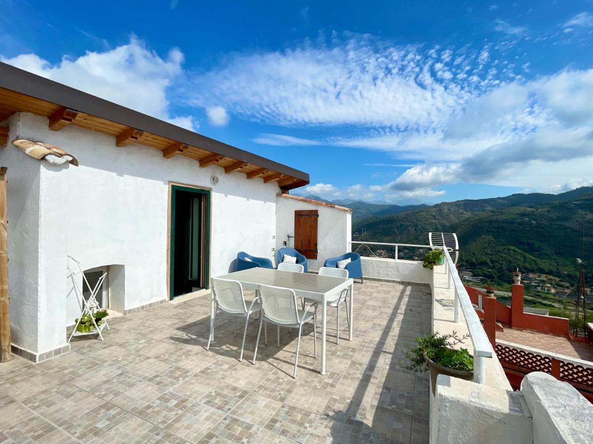 Appartement La Terrazza Di Seglia à Vintimille Extérieur photo